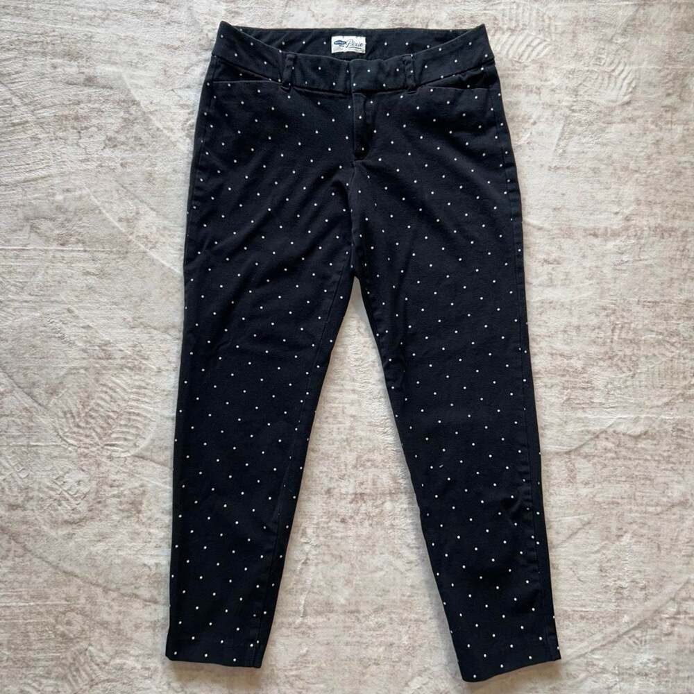 Old navy mid rise black with white polka dots size 6